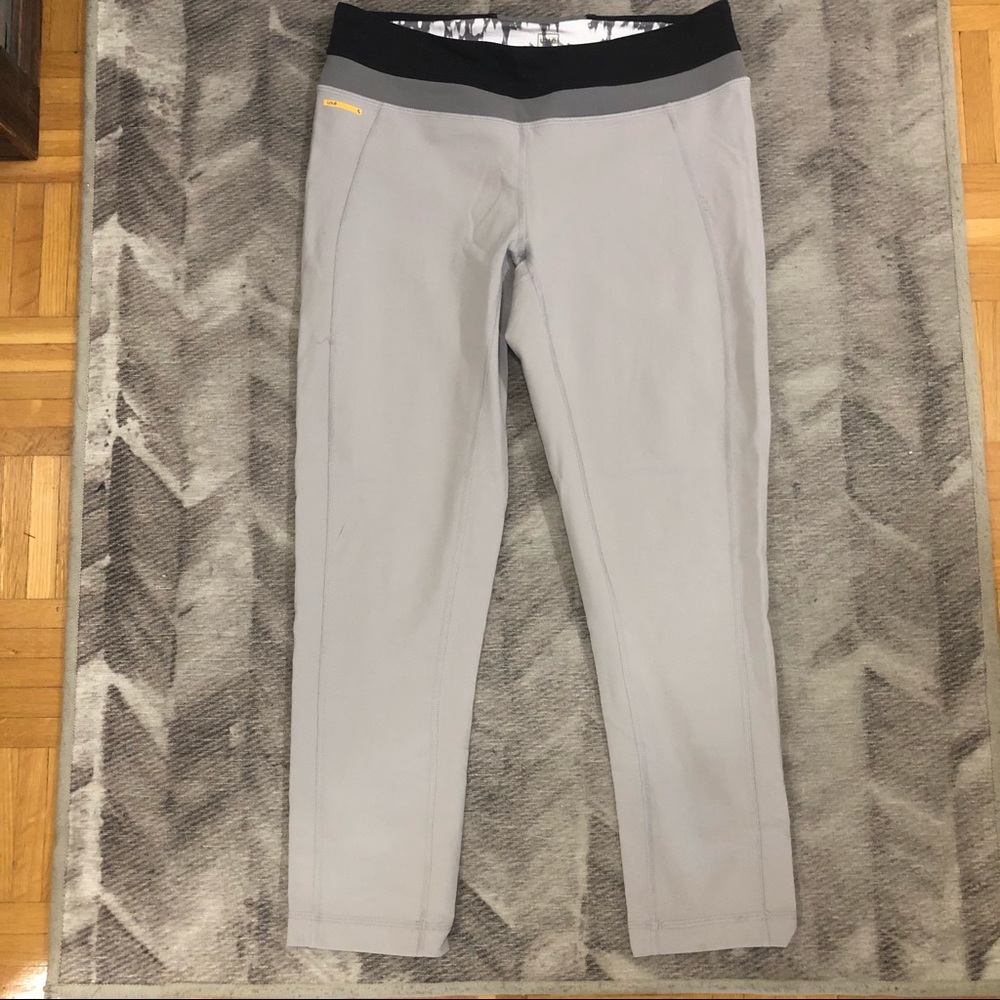 Lolë ankle length yoga pants small